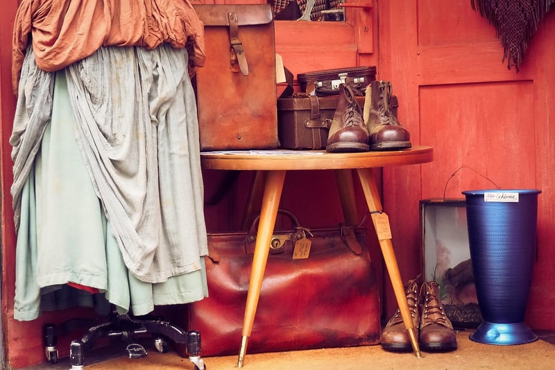 Second-Hand Chic Guide
